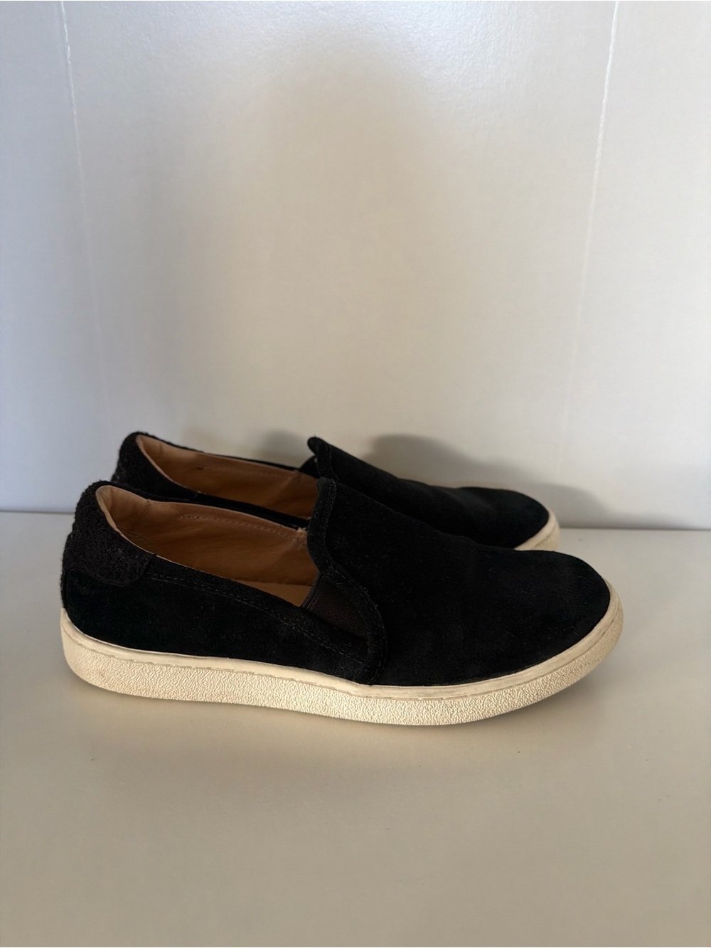 UGG Women’s Black Suede Slip-On Sneakers Size US 6